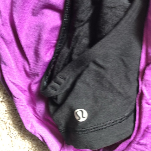Lululemon workout top size 6 - Picture 2 of 2